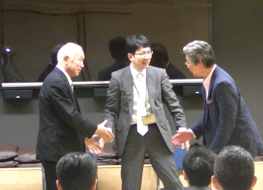 PIC 0046 900x650 - 東京思風塾において思風先生と新井さん、加藤さん対談